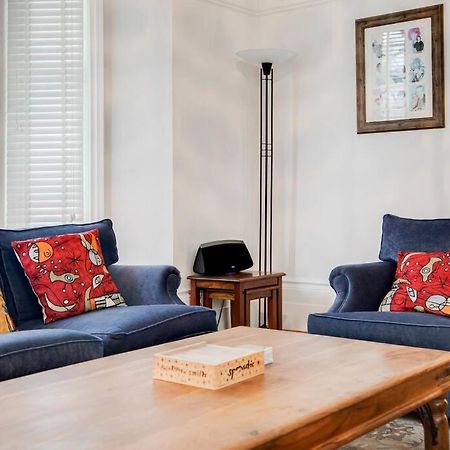 Princes Villa - Large Fully Self Contained Flat, 5 Minutes From The Sea Newport Beach Exterior foto