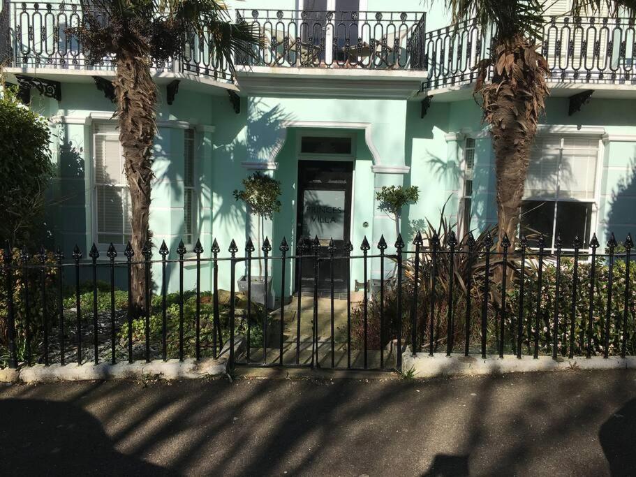 Princes Villa - Large Fully Self Contained Flat, 5 Minutes From The Sea Newport Beach Exterior foto