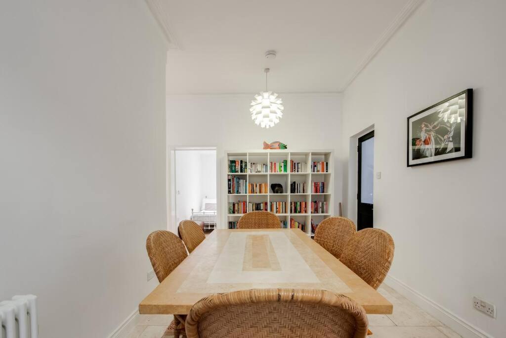 Princes Villa - Large Fully Self Contained Flat, 5 Minutes From The Sea Newport Beach Exterior foto