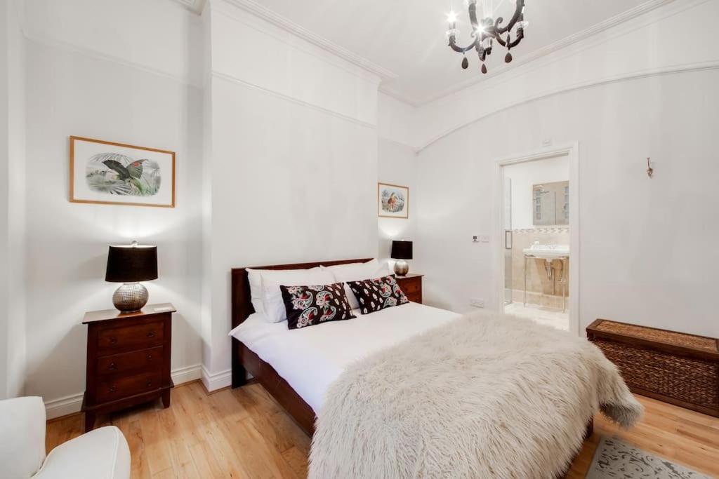 Princes Villa - Large Fully Self Contained Flat, 5 Minutes From The Sea Newport Beach Exterior foto
