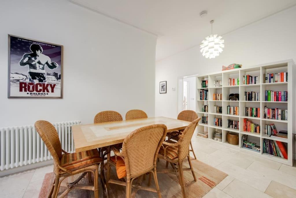 Princes Villa - Large Fully Self Contained Flat, 5 Minutes From The Sea Newport Beach Exterior foto