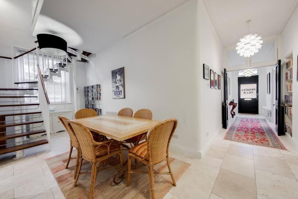 Princes Villa - Large Fully Self Contained Flat, 5 Minutes From The Sea Newport Beach Exterior foto