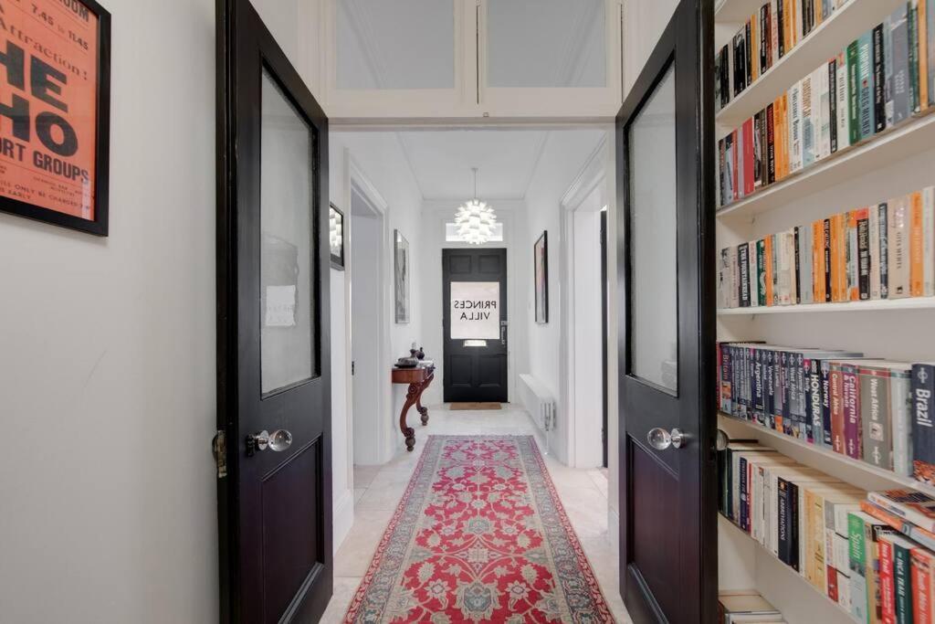 Princes Villa - Large Fully Self Contained Flat, 5 Minutes From The Sea Newport Beach Exterior foto