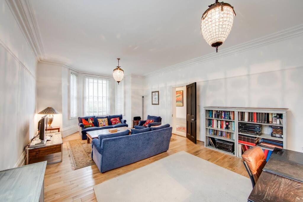Princes Villa - Large Fully Self Contained Flat, 5 Minutes From The Sea Newport Beach Exterior foto